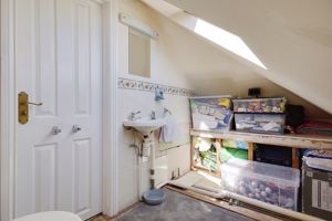 Loft WC- click for photo gallery